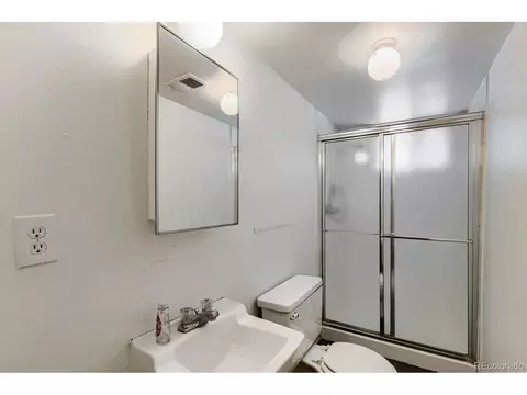 Bath - 818 E 20th Ave, Denver, CO 80218 photo 2 of 4