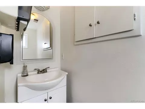 Bath - 818 E 20th Ave, Denver, CO 80218 photo 4 of 4