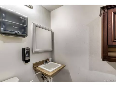 Bath - 818 E 20th Ave, Denver, CO 80218 photo 3 of 4