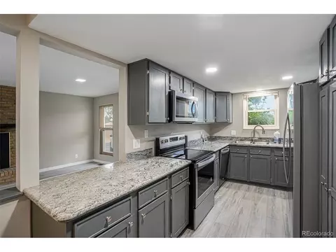 13093 Elgin Pl, Denver, CO 80239 photo 6