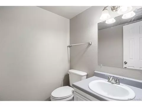 13093 Elgin Pl, Denver, CO 80239 photo 11