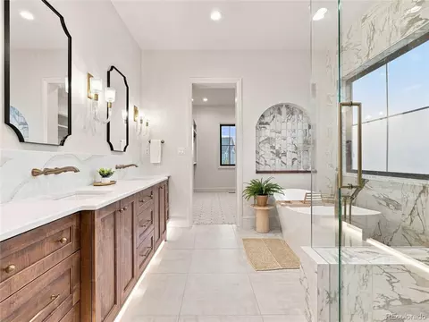 Bath - 951 Warbling Dr, Windsor, CO 80550 photo 2 of 8