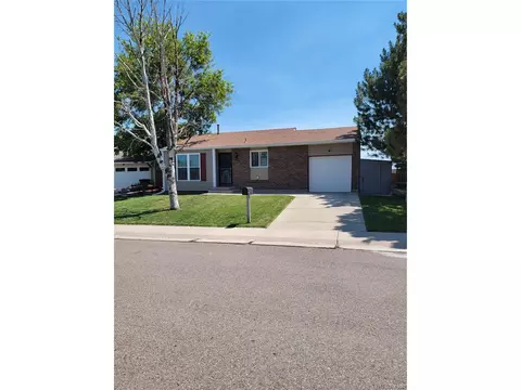 1040 Centennial Dr, Bennett, CO 80102