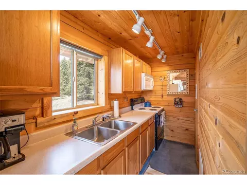 858 Red Cloud Dr, Como, CO 80432 photo 3