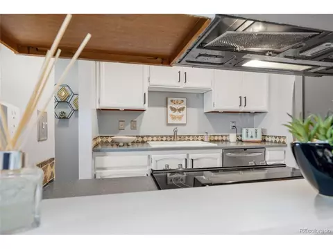 Kitchen - 14469 E 1st Dr #A12, Aurora, CO 80011 photo 4 of 5