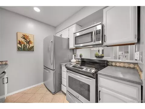 Kitchen - 14469 E 1st Dr #A12, Aurora, CO 80011 photo 3 of 5