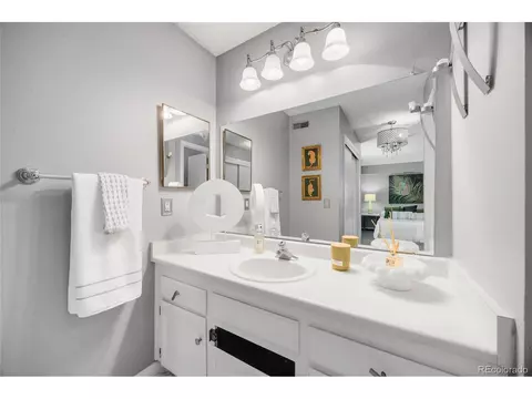 Bath - 14469 E 1st Dr #A12, Aurora, CO 80011 photo 2 of 5
