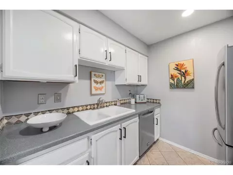 Kitchen - 14469 E 1st Dr #A12, Aurora, CO 80011 photo 2 of 5