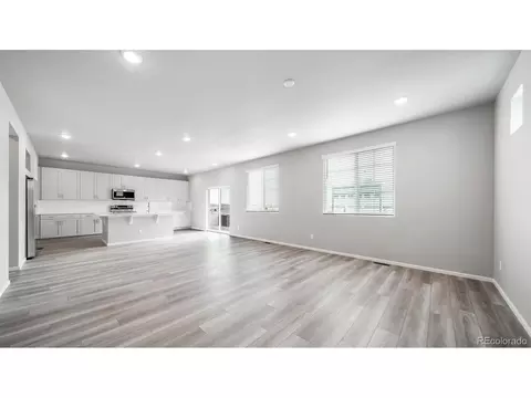 22332 E 38th Pl, Aurora, CO 80019 photo 7