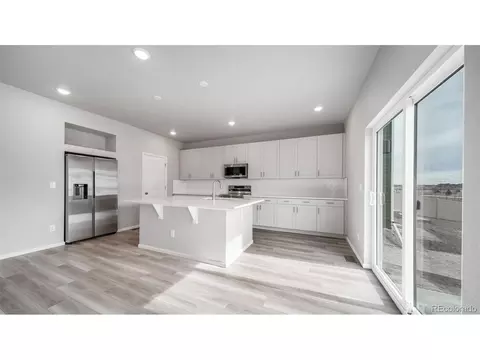 22332 E 38th Pl, Aurora, CO 80019 photo 5