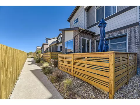19481 E Sunset Cir, Aurora, CO 80015 photo 2