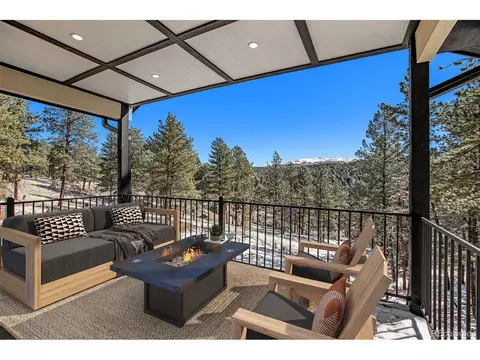 934 Pinewood Rd, Florissant, CO 80816