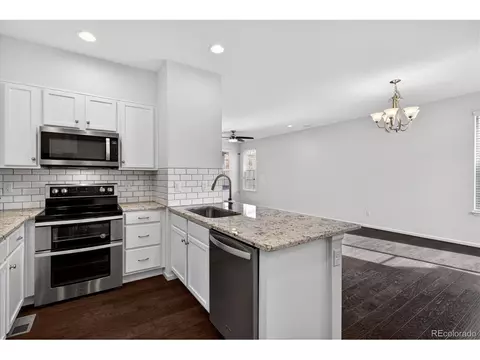 Kitchen - 14801 E Poundstone Dr, Aurora, CO 80015 photo 3 of 3