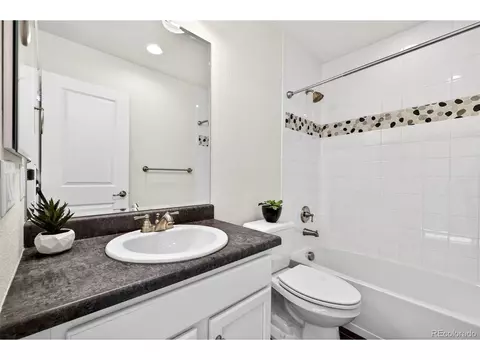 Bath - 14801 E Poundstone Dr, Aurora, CO 80015 photo 3 of 3
