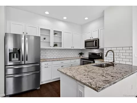 Kitchen - 14801 E Poundstone Dr, Aurora, CO 80015 photo 1 of 3