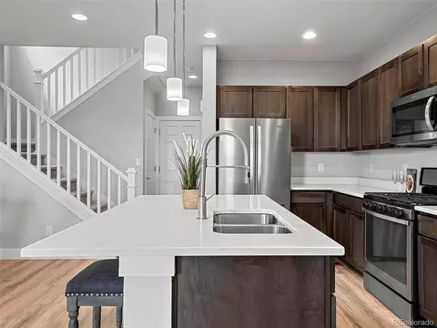 15767 Elk Pl, Denver, CO 80239 photo 2