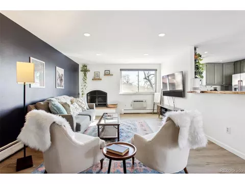 2660 S Ames Way, Lakewood, CO 80227