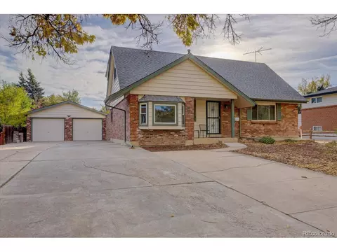 1044 Fairplay St, Aurora, CO 80011