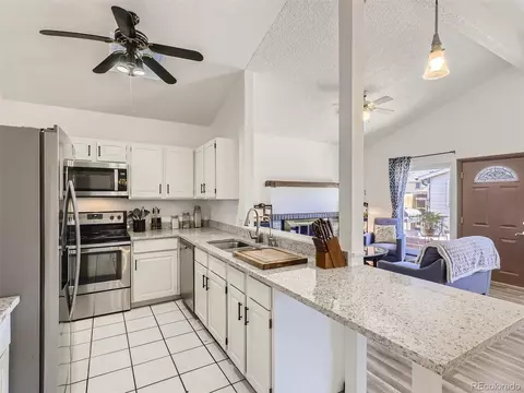 5332 Scranton St, Denver, CO 80239 photo 7