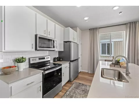 Kitchen - 22411 E 46th Ave, Aurora, CO 80019 photo 4 of 5