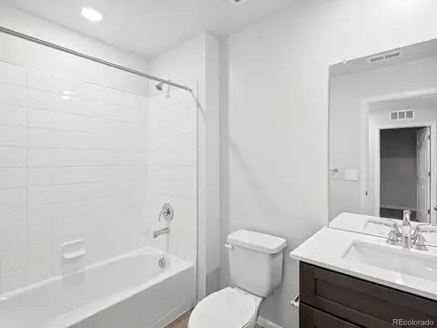 Bath - 2189 E 164th Ave, Thornton, CO 80602 photo 4 of 4
