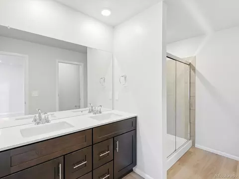Bath - 2189 E 164th Ave, Thornton, CO 80602 photo 2 of 4