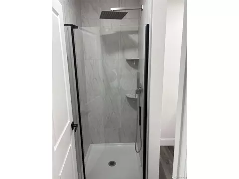 Bath - 5340 E 33rd Ave, Denver, CO 80207 photo 1 of 3