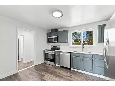 Kitchen - 5340 E 33rd Ave, Denver, CO 80207 photo 1 of 2