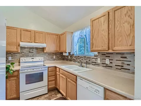 15841 E 13th, Aurora, CO 80011 photo 2