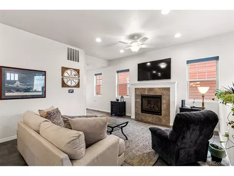 11258 E 25th Dr, Aurora, CO 80010 photo 2