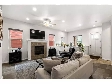 11258 E 25th Dr, Aurora, CO 80010 photo 3