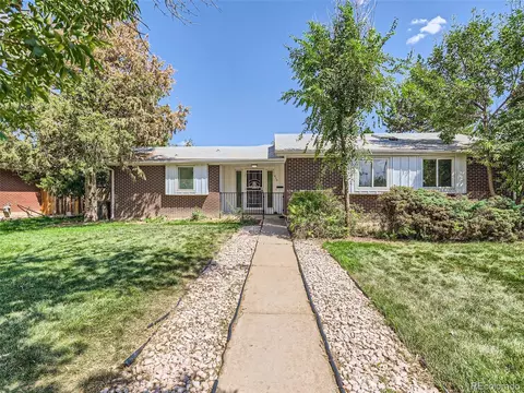 814 Granby St, Aurora, CO 80011