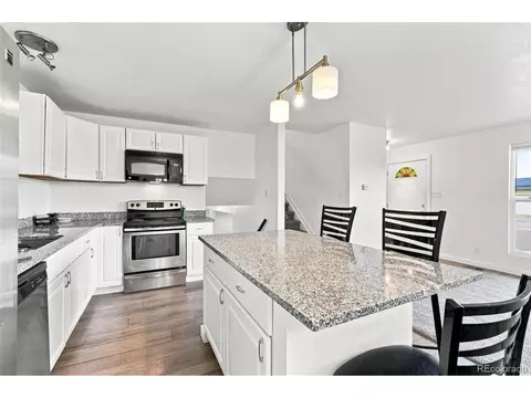4991 Upton Ct, Denver, CO 80239 photo 2
