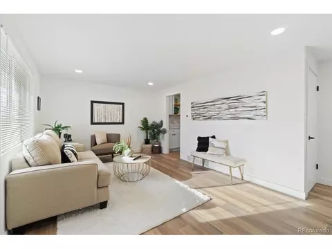 365 S Xapary St, Aurora, CO 80012