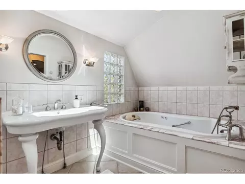 1377 Cherry St, Denver, CO 80220 photo 32