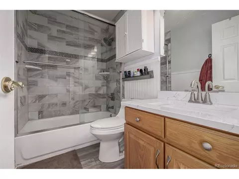 Bath - 18844 E Ida Ave, Aurora, CO 80015 photo 3 of 4