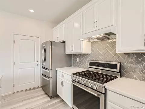 27674 E 7th Dr, Aurora, CO 80018 photo 9