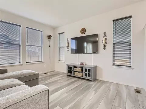 27674 E 7th Dr, Aurora, CO 80018 photo 7
