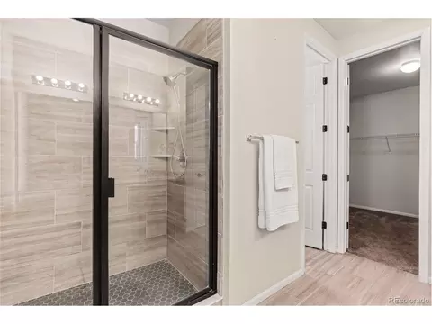 Bath - 22669 E Tufts Pl, Aurora, CO 80015 photo 2 of 4