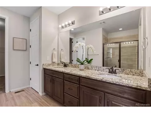 Bath - 22669 E Tufts Pl, Aurora, CO 80015 photo 1 of 4