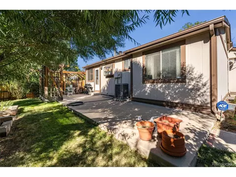 9 Moline St, Aurora, CO 80010 photo 3