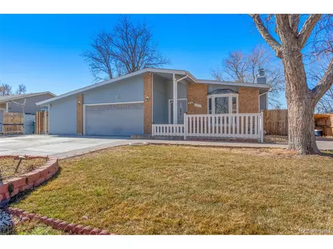 1027 Norfolk St, Aurora, CO 80011
