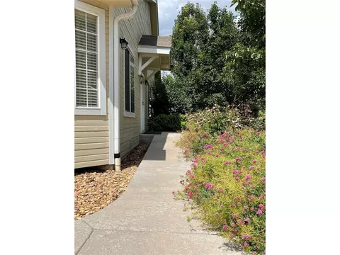 12123 E 2nd Dr, Aurora, CO 80011 photo 2