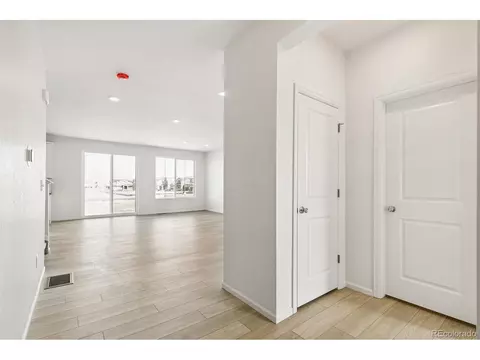 20915 E 61st Dr, Aurora, CO 80019 photo 3