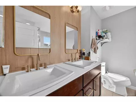 Bath - 7959 E 54th Pl, Denver, CO 80238 photo 3 of 4