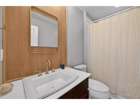 Bath - 7959 E 54th Pl, Denver, CO 80238 photo 2 of 4