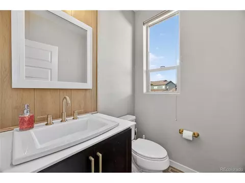 Bath - 7959 E 54th Pl, Denver, CO 80238 photo 1 of 4
