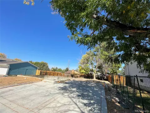 1860 S Truckee Way, Aurora, CO 80017