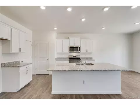 810 Crest St, Lochbuie, CO 80603 photo 9
