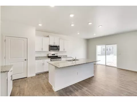 810 Crest St, Lochbuie, CO 80603 photo 8